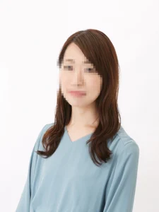 プロフィール写真の女性。フォトスタジオブラン
